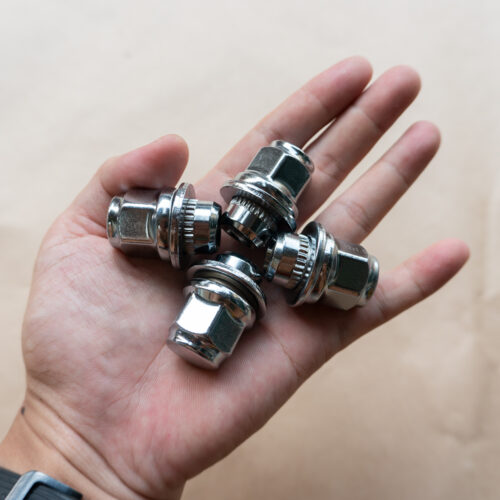Ốc bắt lazang xe Toyota - bằng thép mạ inox cao cấp
